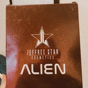 Jeffree star alien palette
